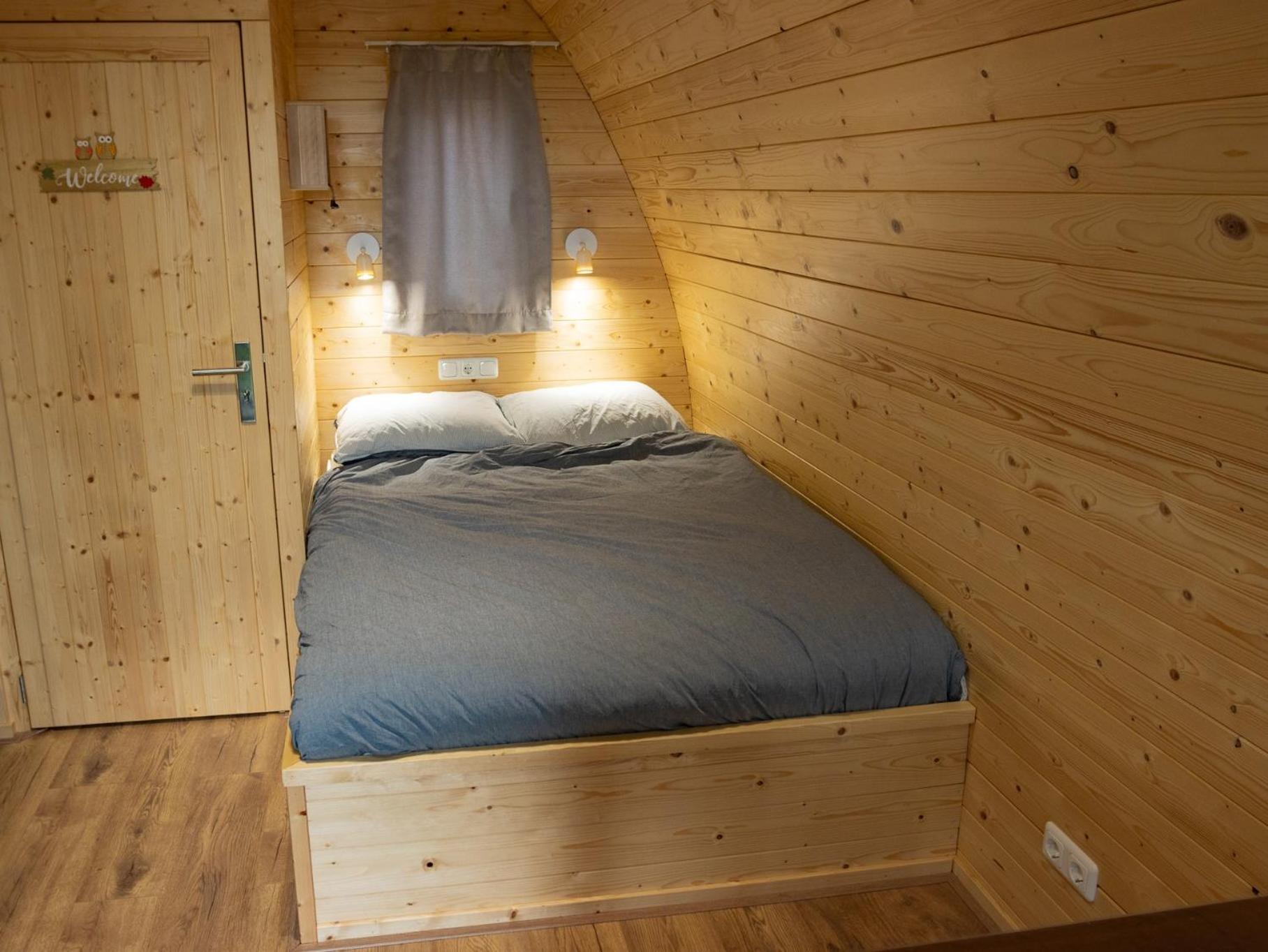 Lodge Pod Lyts Dekema 1