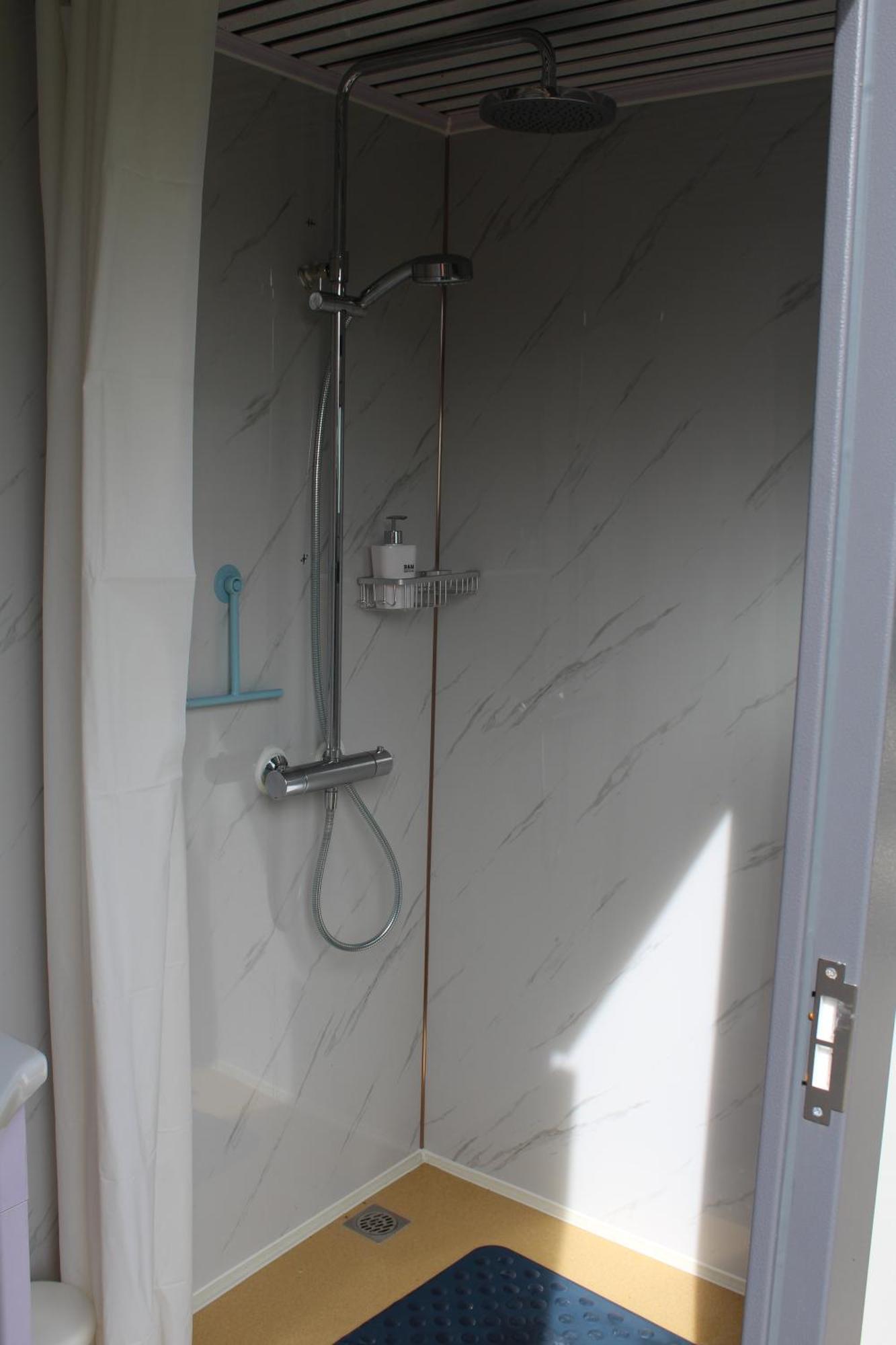 Pod Lyts Dekema 1 Lodge Baard