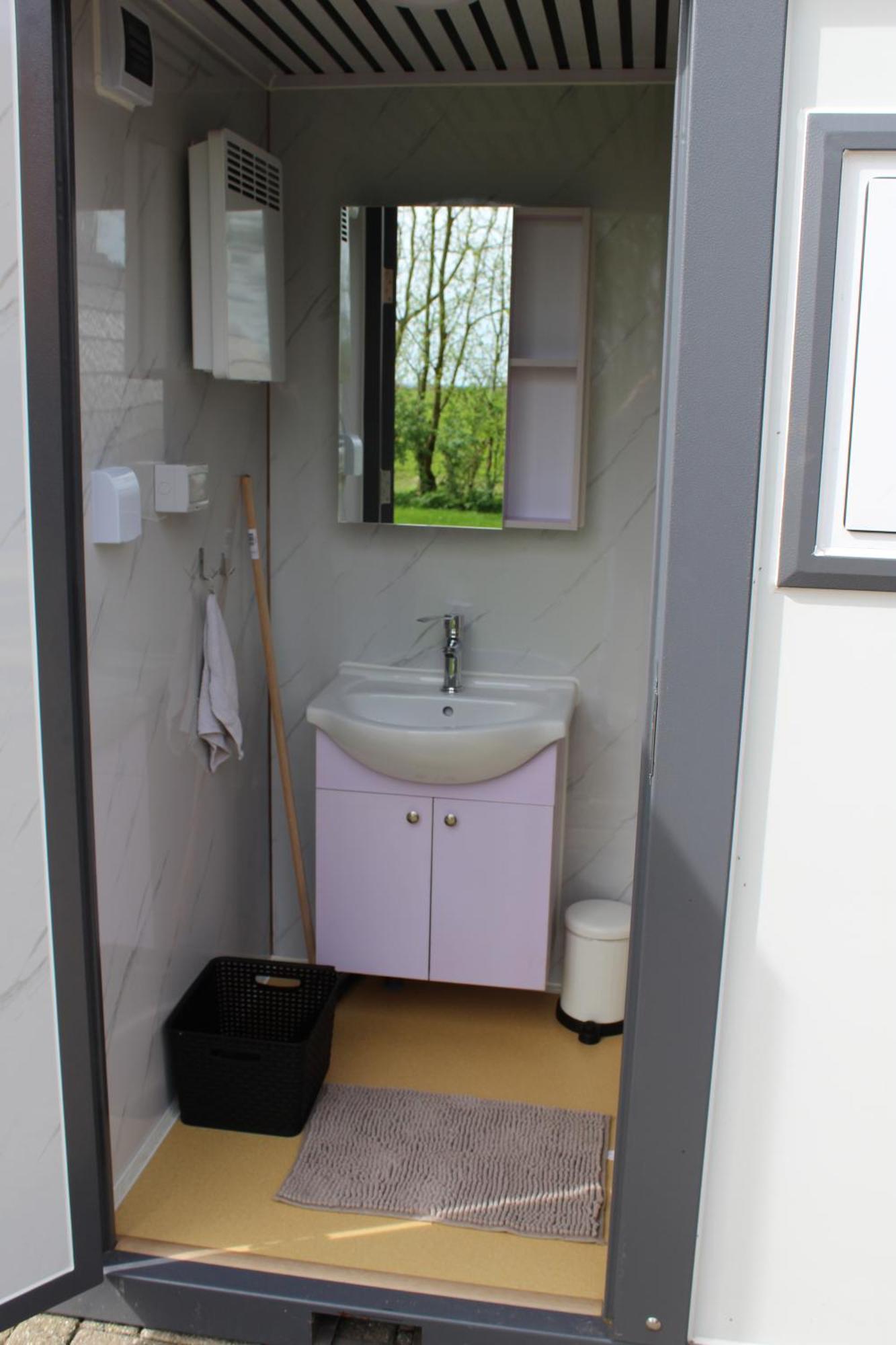 Lodge Pod Lyts Dekema 1 *